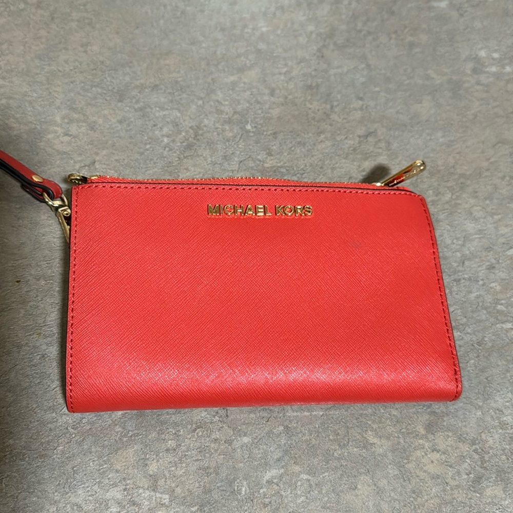 Micheal Kors smartphone wallet wristlet